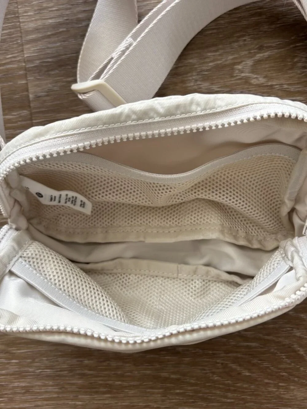 Lululemon Everywhere Belt Bag Original Style White Opal WHTO